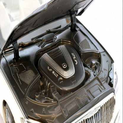 Mercedes Maybach S680 1:24 Model