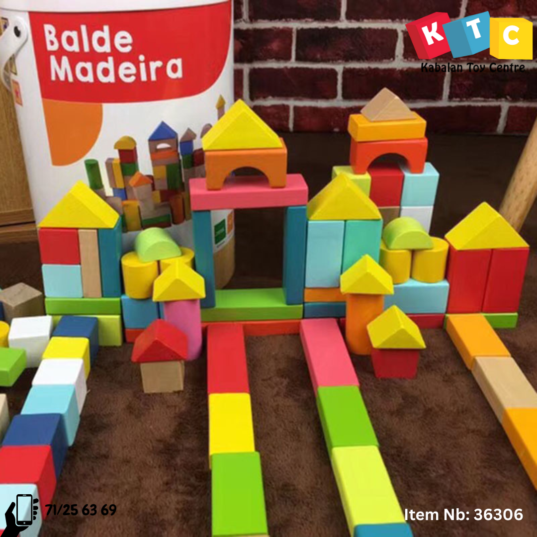Wooden building blocks set