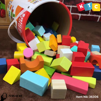Wooden building blocks set