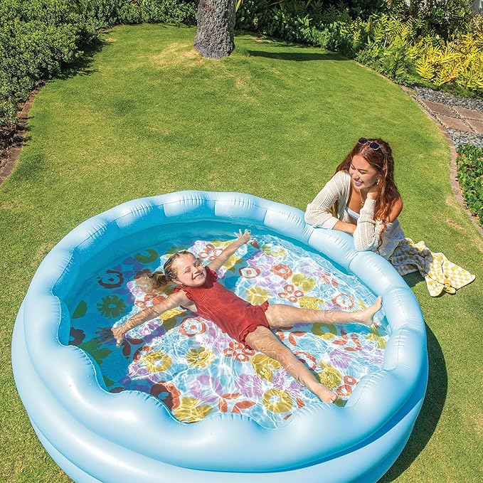 Inflatable pool with unique wavy edge for extra comfort and style