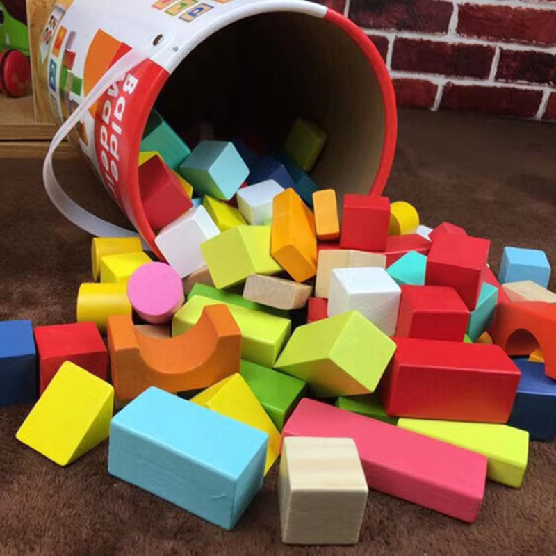Wooden building blocks set