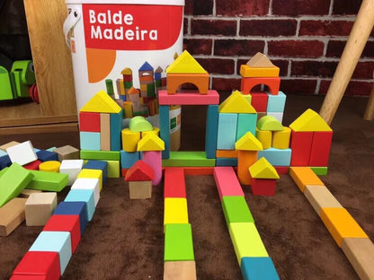 Wooden building blocks set